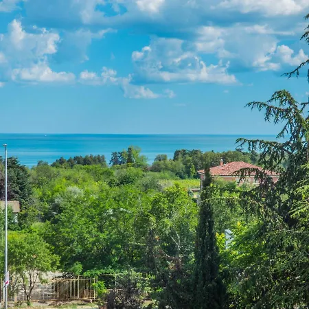 Private In Cypress Complex 15 * Varna